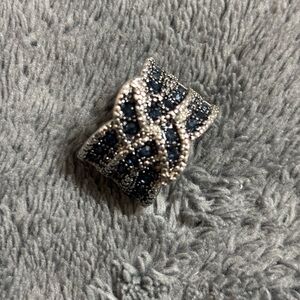 Elegant Women's Ring